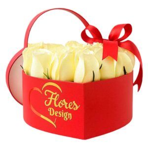 Box corazón con 16 rosas blancas